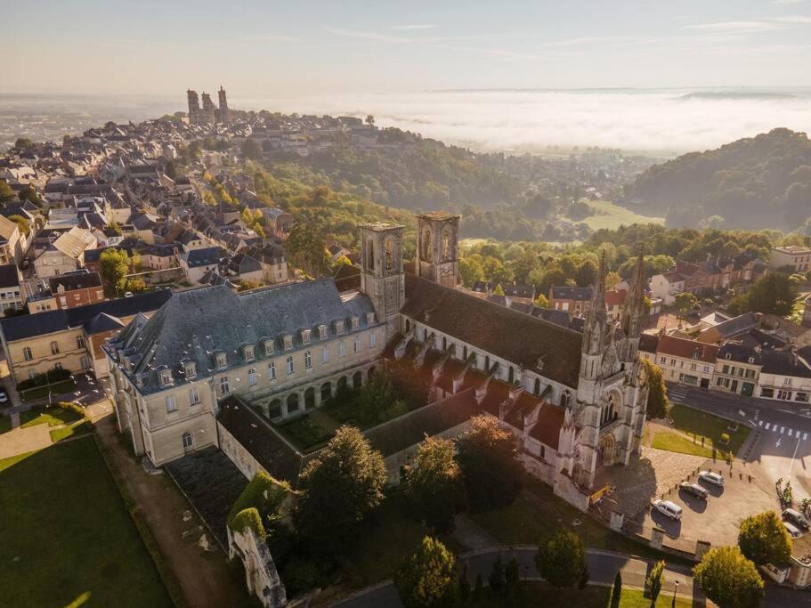 Maison Des Chenizelles Laon Esterno foto